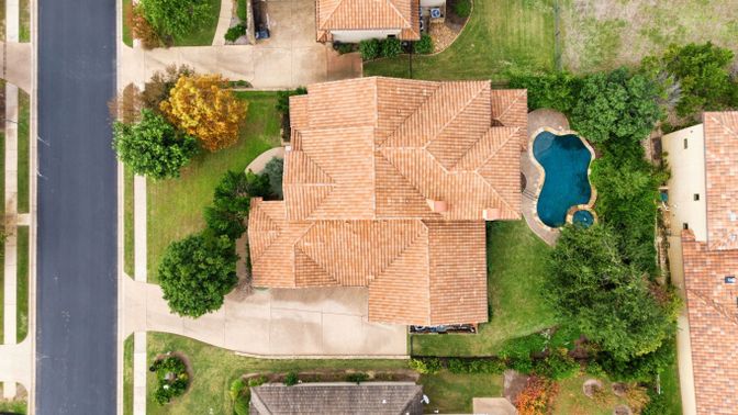 Exterior, Drone