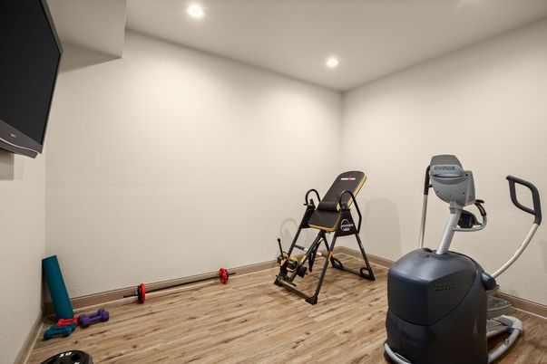 Fitness Equipment, Interior, Recessed Lighting, Wood Texture Flooring
