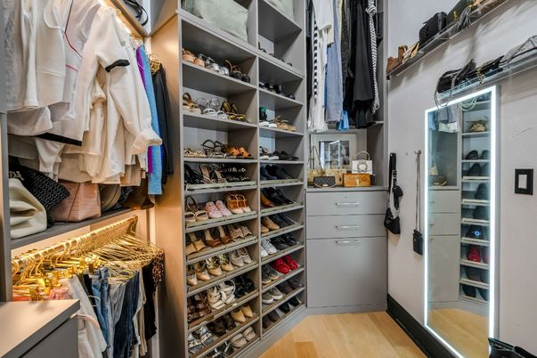 Interior, Walk-in Closets, Wood Texture Flooring
