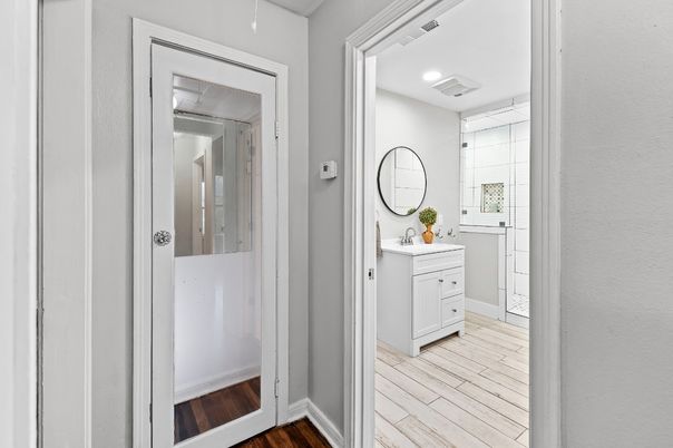 Bathroom, Interior, Recessed Lighting, Wood Texture Flooring