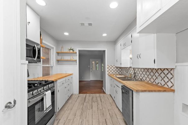 Interior, Kitchen, Recessed Lighting, Wood Texture Flooring