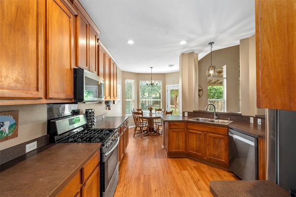 Chandelier, Dining room, Interior, Kitchen, Pendant Lights, Recessed Lighting, Wood Texture Flooring