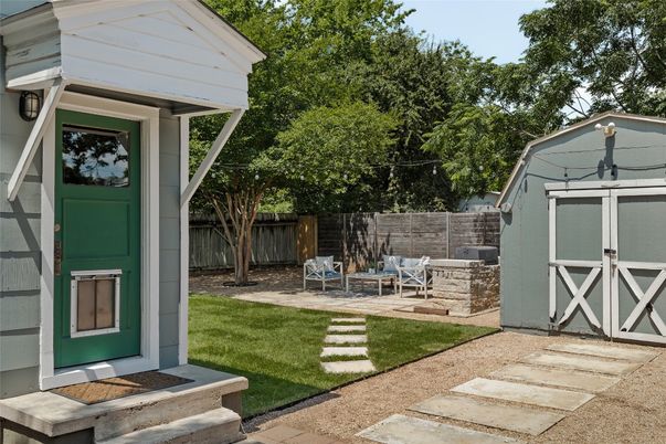 Backyard, Exterior