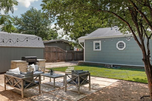 Backyard, Exterior