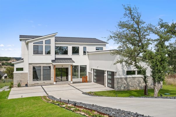 Backyard, Exterior, Facade, Modern