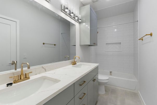 Bathroom, Dual Sink Vanities, Interior