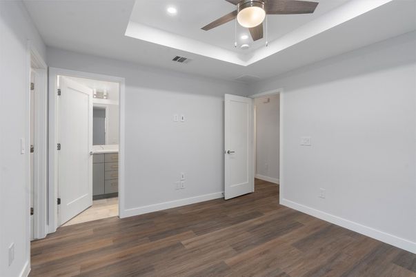 Empty room, Interior, Recessed Lighting, Wood Texture Flooring