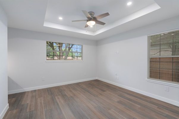 Empty room, Interior, Recessed Lighting, Wood Texture Flooring