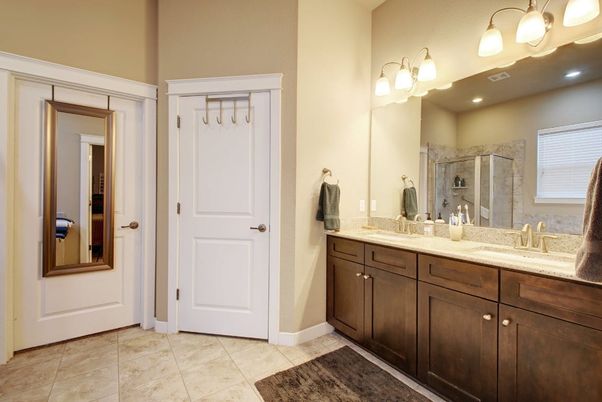 Bathroom, Dual Sink Vanities, Interior, Recessed Lighting