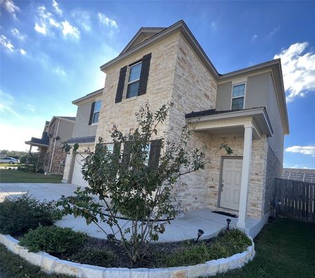 Attached, Exterior, Facade, Mediterranean
