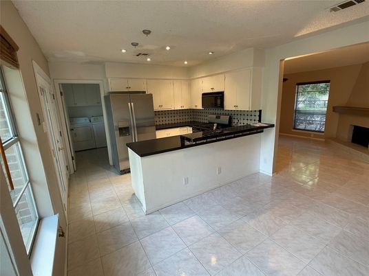 Interior, Kitchen, Recessed Lighting, Washer