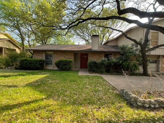 Attached, Backyard, Exterior, Facade, Brick Facade, Ranch