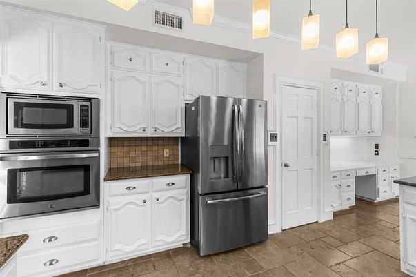 Interior, Kitchen, Pendant Lights, Stainless Steel Appliances