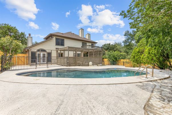 Exterior, Pool