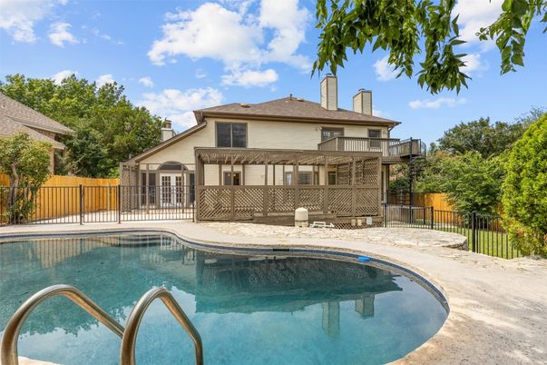 Exterior, Pool