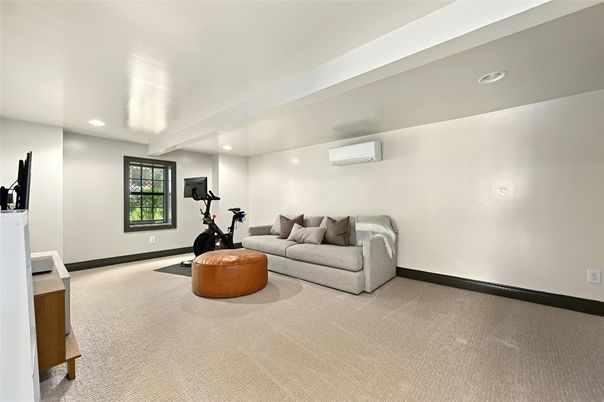 Fitness Equipment, Interior, Living room, Recessed Lighting