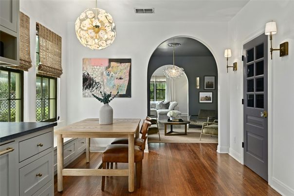 Chandelier, Dining room, Interior, Living room, Pendant Lights, Wood Texture Flooring