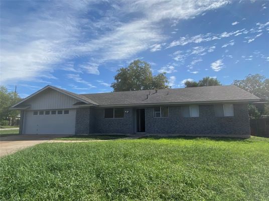 Attached, Exterior, Facade, Brick Facade, Ranch