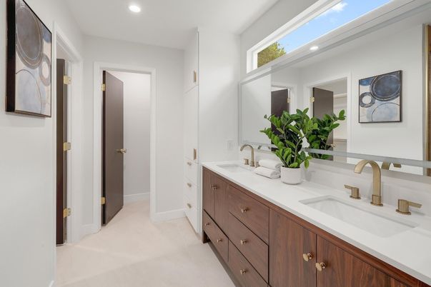 Bathroom, Dual Sink Vanities, Interior, Recessed Lighting