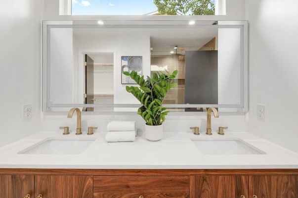 Bathroom, Dual Sink Vanities, Interior