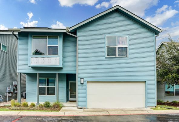 Attached, Exterior, Facade, Rowhouse
