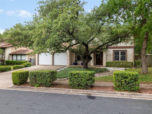 Attached, Exterior, Facade, Ranch