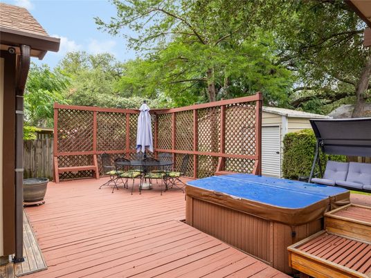 Exterior, Hot Tub