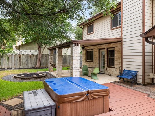 Exterior, Hot Tub
