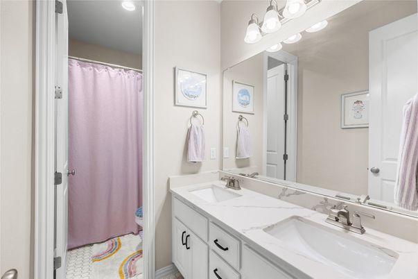 Bathroom, Dual Sink Vanities, Interior, Recessed Lighting