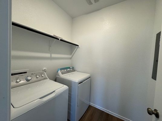 Interior, Washer, Wood Texture Flooring