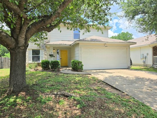 Attached, Exterior, Facade, Ranch