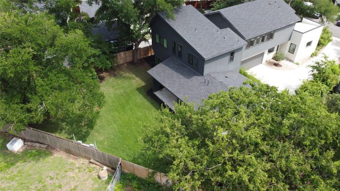 Exterior, Drone