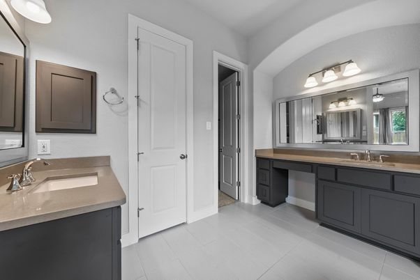 Bathroom, Dual Sink Vanities, Interior