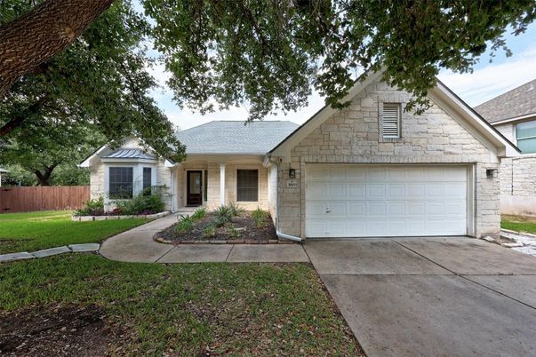 Attached, Exterior, Facade, Ranch