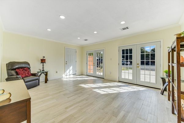 Interior, Recessed Lighting, Wood Texture Flooring