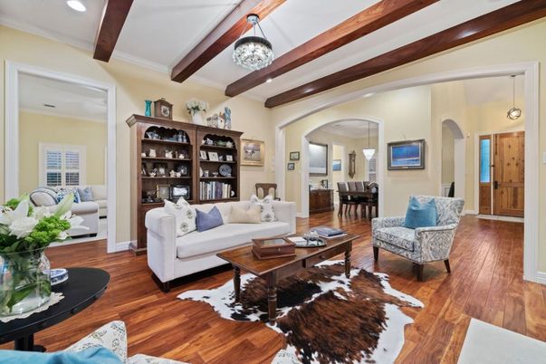 Dining room, Interior, Living room, Pendant Lights, Recessed Lighting, Wooden Beams, Wood Texture Flooring