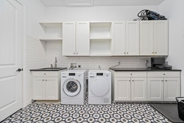 Interior, Washer