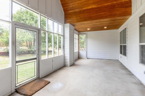 Empty room, Interior, Recessed Lighting, Sun Room, Wooden Ceilings