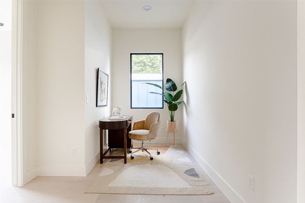 Home Office, Interior