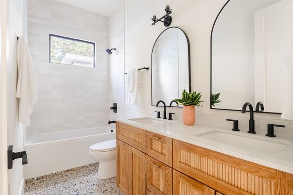 Bathroom, Dual Sink Vanities, Interior