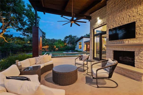 Exterior, Fireplace, Pool