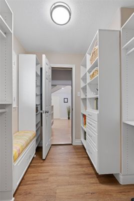 Interior, Walk-in Closets, Wood Texture Flooring