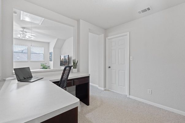 Home Office, Interior