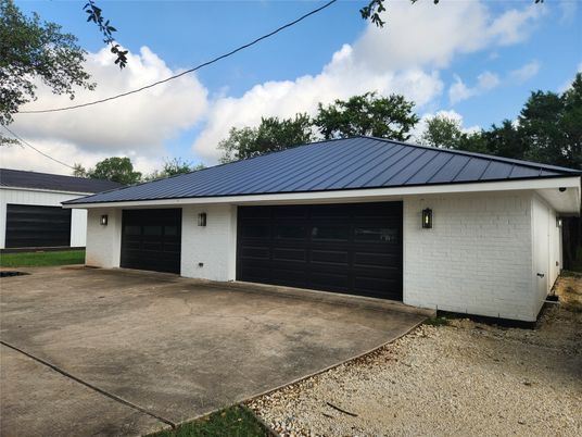 Detached Garage, Exterior