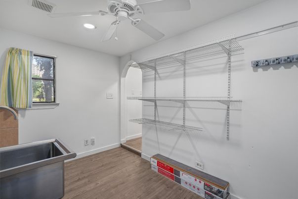 Interior, Recessed Lighting, Wood Texture Flooring