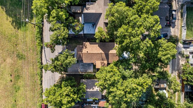Exterior, Drone