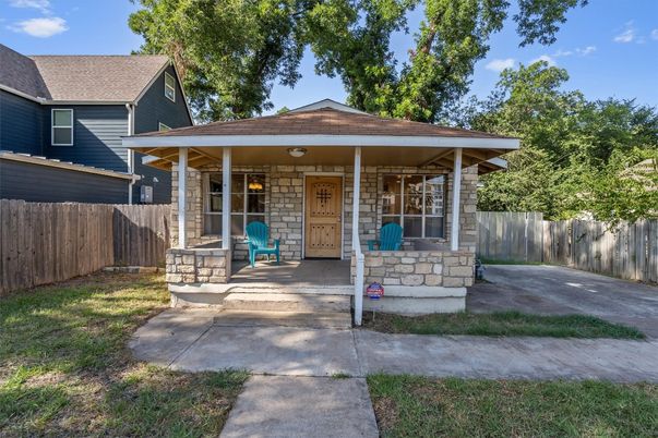 Exterior, Facade, None