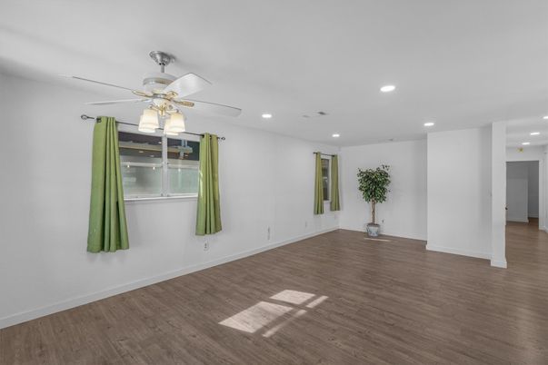 Empty room, Interior, Recessed Lighting, Wood Texture Flooring