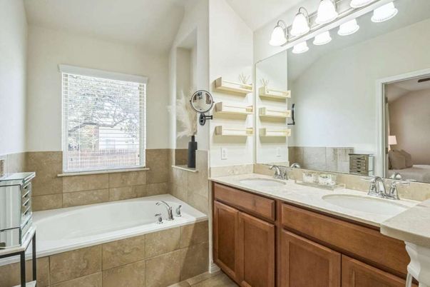 Bathroom, Dual Sink Vanities, Interior