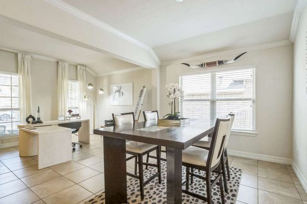 Dining room, Interior